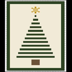 Puede incluir: Un tapiz rectangular con fondo color crema y borde verde oscuro. Un árbol de Navidad estilizado hecho de barras horizontales de color verde oscuro se sitúa en el centro, coronado con una estrella dorada y una base rectangular marrón.