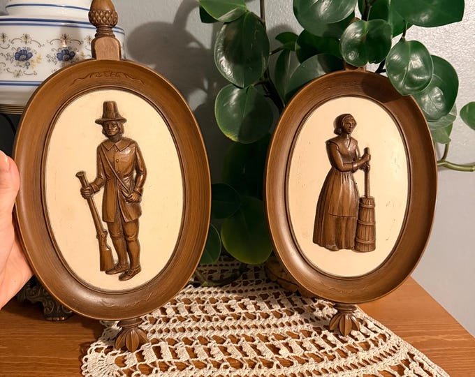 Vintage 1960 Syroco Pilgrim Couple Plaques Set 2 Puritan Man Woman USA
