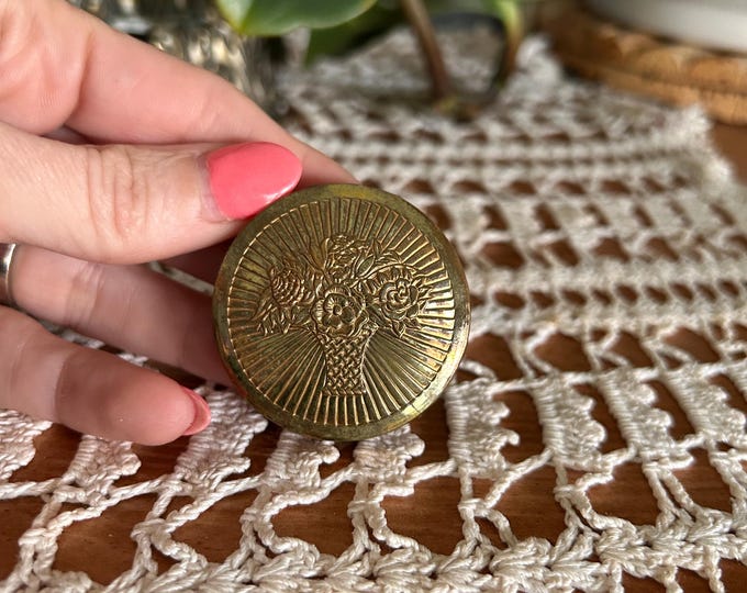 Vintage Cara Nome Floral Brass Powder Compact Original Puff 1940s 1950s Vanity