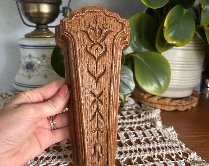 Vintage HOMCO Wall Pocket Faux Carved Wood Look Scandinavian Folk Art 1977 USA