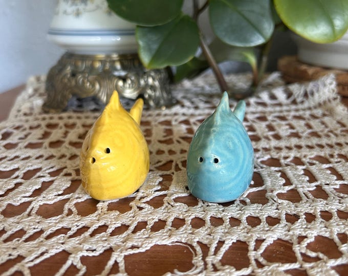Vintage Ceramic Fish Salt & Pepper Shakers Yellow Blue Japan Style No Stoppers