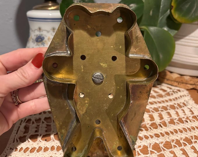Vintage Brass XL D & E Spec Co Teddy Bear Cookie Cutter. Knob Handle Rare!