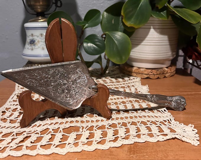 Vintage Silverplate Cake Pie Slicer Server. Ornate Unbranded. Detailed