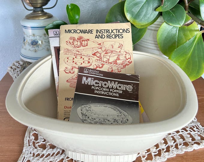 Vintage Anchor Hocking Microwave Bowl And Recipe Books.