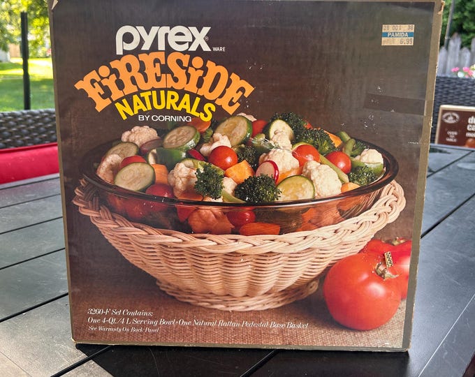 Vintage Pyrex Fireside Naturals 4 Qt Amber Bowl W/ Rattan Serving Basket NOS