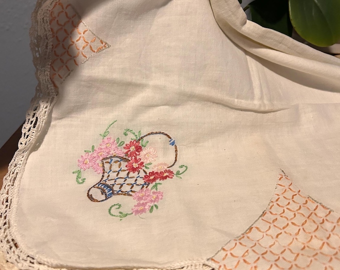 Vintage Hand Embroidered Linen Table Runner Crochet Lace Floral Cottagecore 28”
