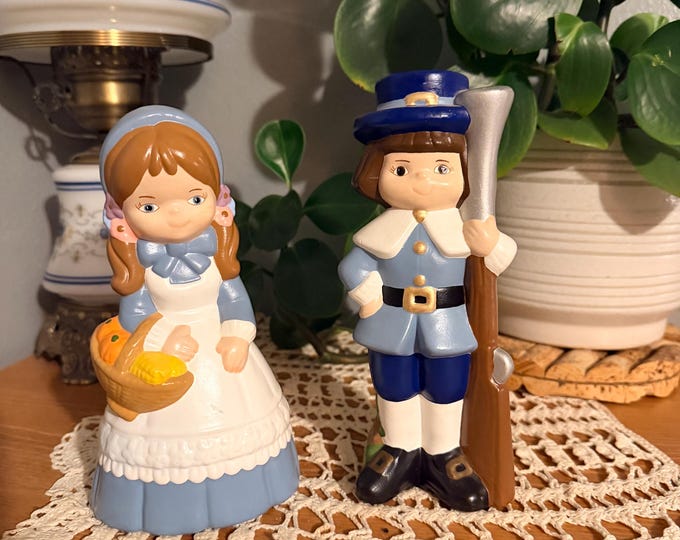 Vintage 1982 Ceramic Pilgrim Boy & Girl Figurines Thanksgiving Fall Decor