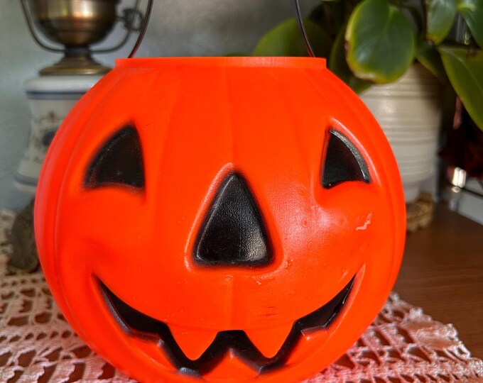 Vintage Jack O Lantern Candy Bucket Orange Pumpkin Halloween Pail Retro