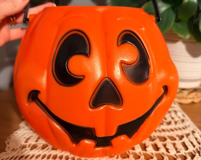 Vintage 1997 Halloween Pumpkin Candy Bucket Blow Mold Jack O Lantern Made USA