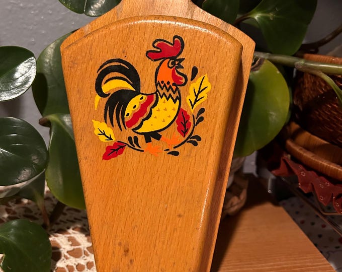 Vintage Nevco Wooden Knife Holder Distressed Wall Mount Rooster. No Knives