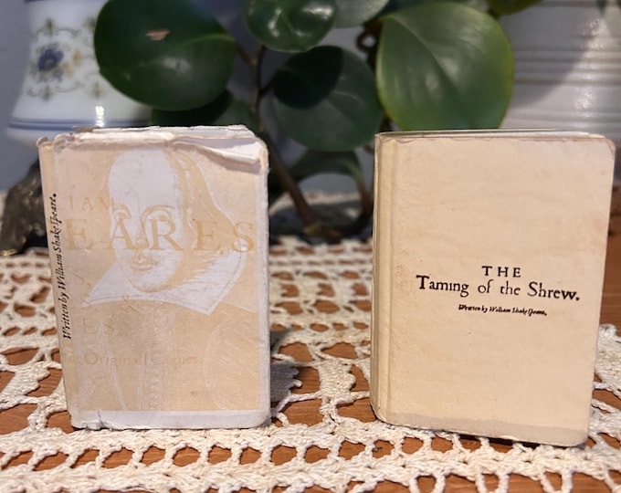Vintage Midget Classics The Taming Of The Shrew Mini Book Burgess & Bowes London