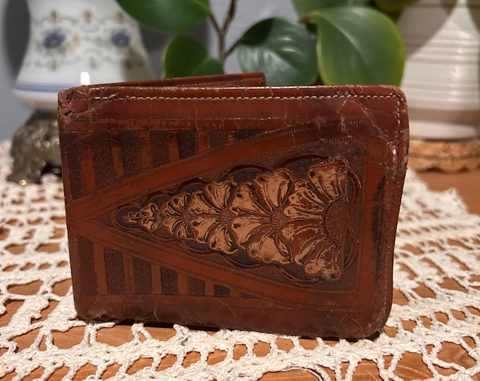 Vintage Men’s Hand Tooled Steerhide Leather Wallet  Bi-Fold Handcrafted