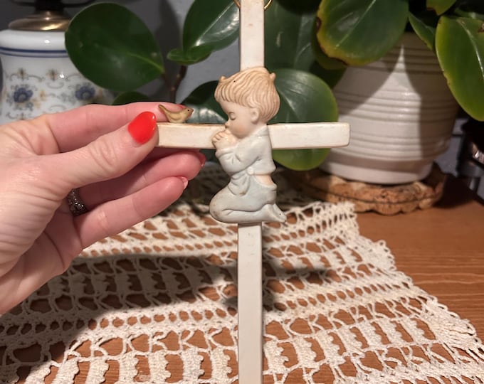 Vintage Lefton Porcelaine Little Boy Baptism Wall Cross 1985. Handpainted