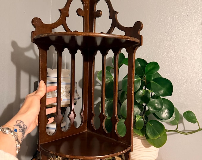 Vintage Butler D25 Corner Shelf Carved Wood 3 Tier Ornate Wall Display Shelf