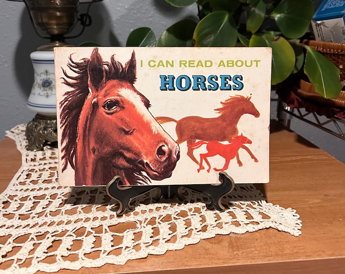 Vintage “I Can Read About Horses” by Richard Harris, 1973 Paperback Nice