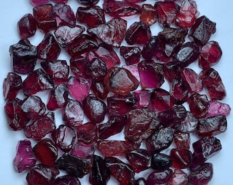 268.5 Carat Natural Facet Grade Rhodolite Garnet Rough lot from Africa. Rough Rhodolite garnet, Rhodolite garnet for faceting and Jewelry.