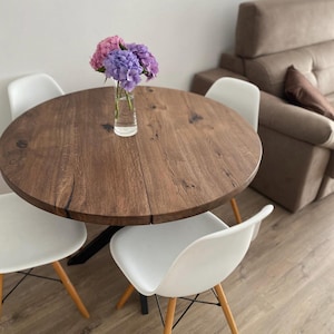 Expandable Oak Round Dining Table: Solid Wood, Small Space Kitchen Gift