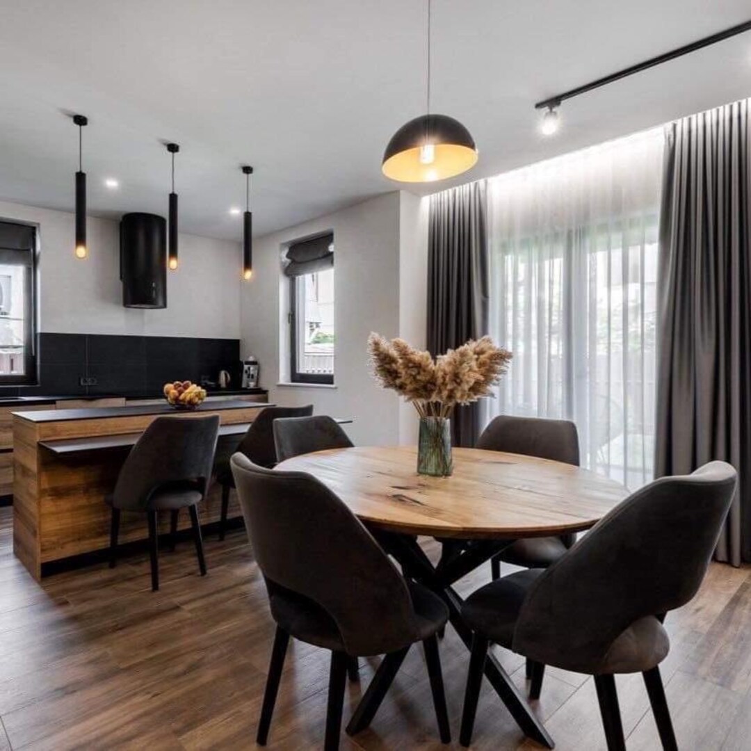 Extendable Dining Table: Custom Solid Oak Round Table for Modern Homes ...