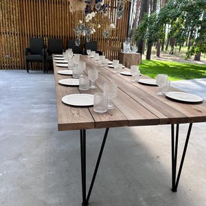 農家の屋外テーブル