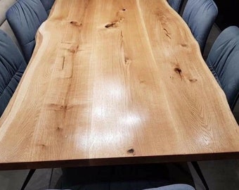 eettafel, eiken eettafel, massief houten eettafel, live edge tafel, epoxyhars tafel