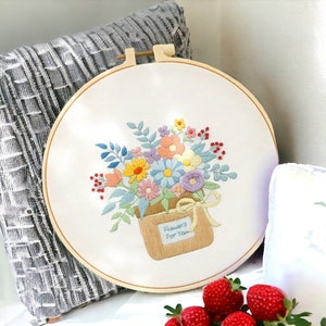 Diseño de bordado de flores, bordado a mano, kit de inicio de bordado, punto de cruz, diseño de primavera, patrón floral, arte del aro de bordado