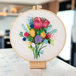 Flowers Embroidery Design, Hand Embroidery,  Embroidery starter kit, Cross Stitch,Spring Design,Floral Pattern,Embroidery Hoop Art