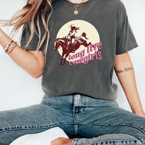 Camiseta Long Live Cowgirls Western Comfort Colors | Camiseta Morgan Wallet Lyric