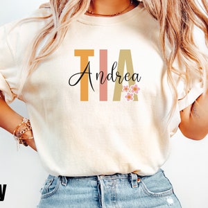 Personalized Tia shirt, New Tia Gift, Baby Announcement, Gift For Aunt, Mothers Day Gift, Tia tshirt, Custom Tia Gift