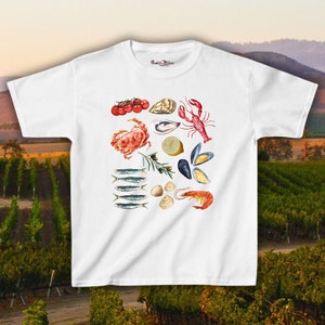 Camiseta de bebé con collage de mariscos, top italiano de verano, camiseta de bebé moderna Y2K, camiseta de bebé con sardinas, camiseta de bebé con sardinas, camiseta con gráfico vintage, camiseta costera