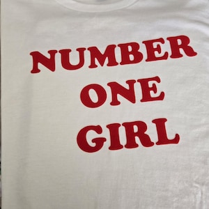 NUMBER ON GIRL Tシャツ　rosie ROSE ROSE - [ROSIE] NUMBER ONE GIRL T-SHIRT (3 Colors)