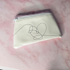 BTS にインスパイアされた Love Yourself ポーチ