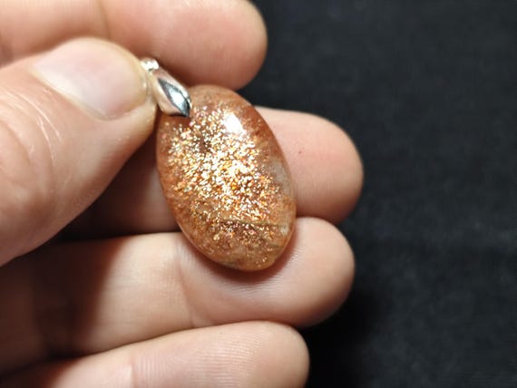 Pierre de soleil, cabochon, 2 cm, Inde.