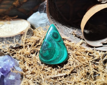Malachite from Congo, cabochon, 4 cm.
