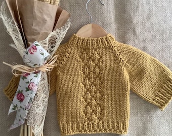 Pull « Ananas » tricoté à la main