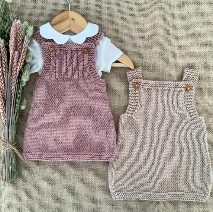 Robe « grise » tricotée à la main