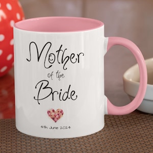 Gepersonaliseerde moeder van de bruid mok, huwelijksdag cadeau, gepersonaliseerde mok, moeder huwelijksgeschenk, huwelijksmok, moeder trouwdag