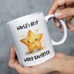 Die beste Arbeit der Welt Tochter Tasse, Arbeit Tochter Geschenk, Geschenk für Kollegin, Bürotochter