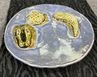 Shock-the-Croc - Handmade Ceramic Platter with Crocodile Motif / One of a kind Stoneware Dish
