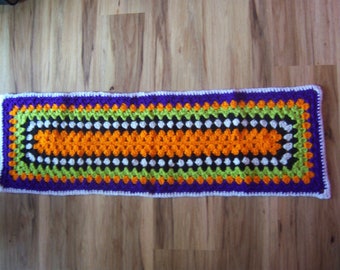 Retro veelkleurige Halloween-tafelloper