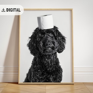 Divertente stampa da parete per bagno con scarabocchi neri, arredamento alla moda per la casa, stampa di un cane con carta igienica sulla testa, poster originale per il bagno, cartello per il bagno con ritratto di un animale domestico