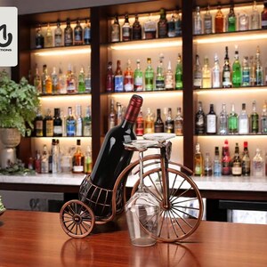 カップホルダー付きボトルラック | クリエイティブな飲料ディスプレイスタンド | バー＆ホームテーブルトップデコレーション | エレガントなドリンク収納ソリューション