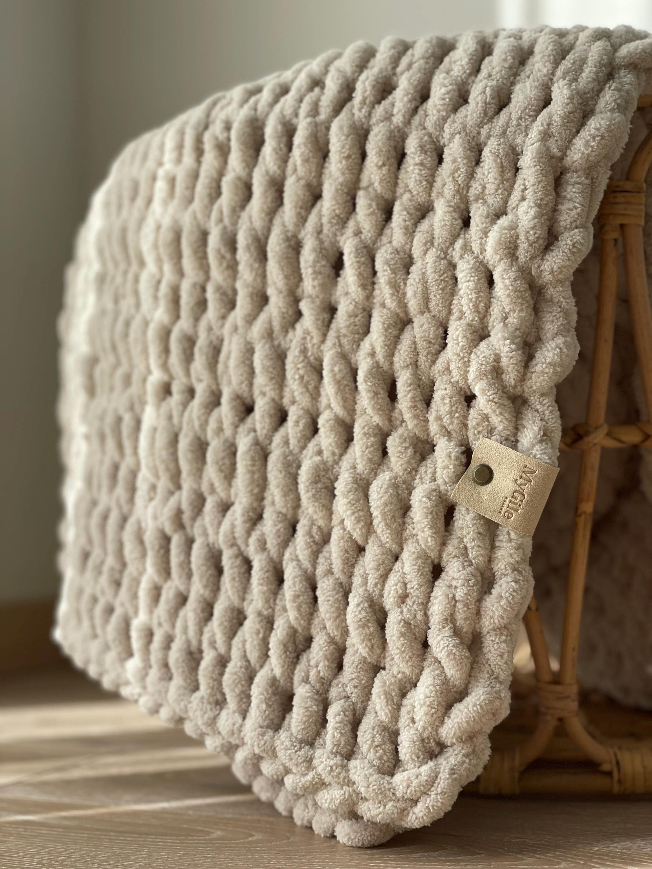 Coperta Lavorata A Maglia In Acrilico – Leggera, Calda E Morbida Per Letto E Divano (grigia, Cm 130x230)