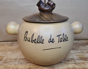 Pot de table avec son couvercle en bois