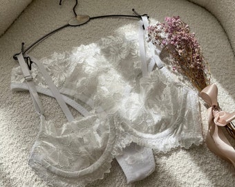 Base lingerie set, minimalistic lingerie, bridal lingerie, white lingerie, lace lingerie