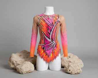 Maillot Gimnasia Artística SOLEIL – Rosa Fucsia, Naranja, Amarillo y Negro – Niña/Mujer – Personalizable con Strass