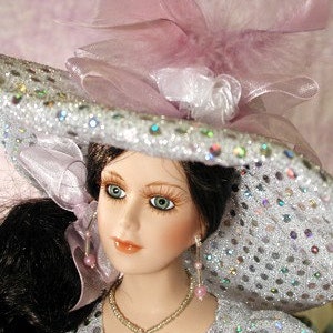 Lady Laura, elegant, Porcelain Doll, Doll, Beautiful doll, 16 inch Porcelain doll