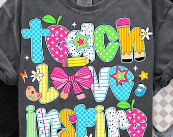 Teach Love Inspire png, terug naar school leraar png, inspirerende afbeelding voor leraar teamshirt png, eerste dag leraar waardering cadeau