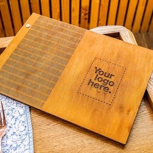 Support de menu en bois gravé, chemise de menu de restaurant, couverture de menu gravée, support de menu à couverture rigide pour feuilles interchangeables, couverture de menu personnalisée