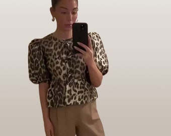 Top de manga abullonada, top con estampado de leopardo, blusa de mujer, blusa con lazo frontal, camisa sólida con cuello redondo, camisa de moda Primavera Verano