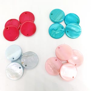 4 Pcs 20mm Red Pink Light Grey Blue Mother of Pearl Pendant, Natural Mother of Pearl Charm Coin Shell Pendant for DIY Jewellery Making